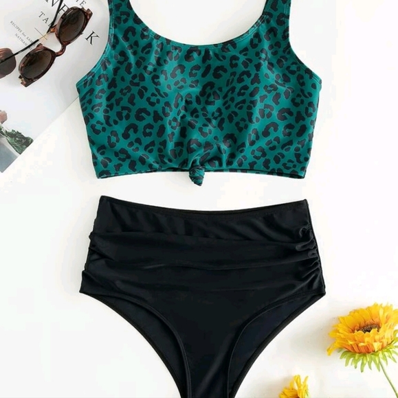 Two piece bathing suit - Picture 1 of 2